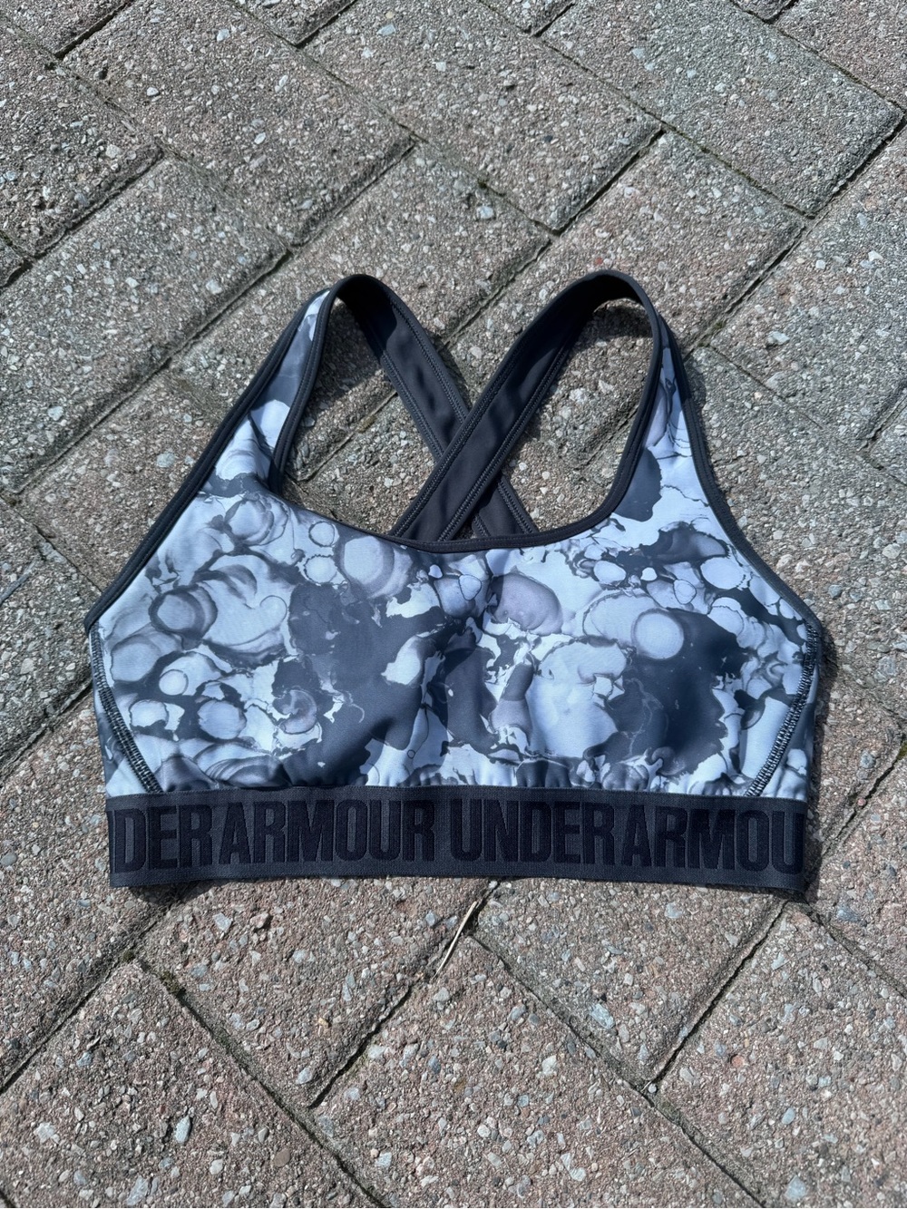 Under Armour Women's Black & Gray Marble Print Sports Bra Size S